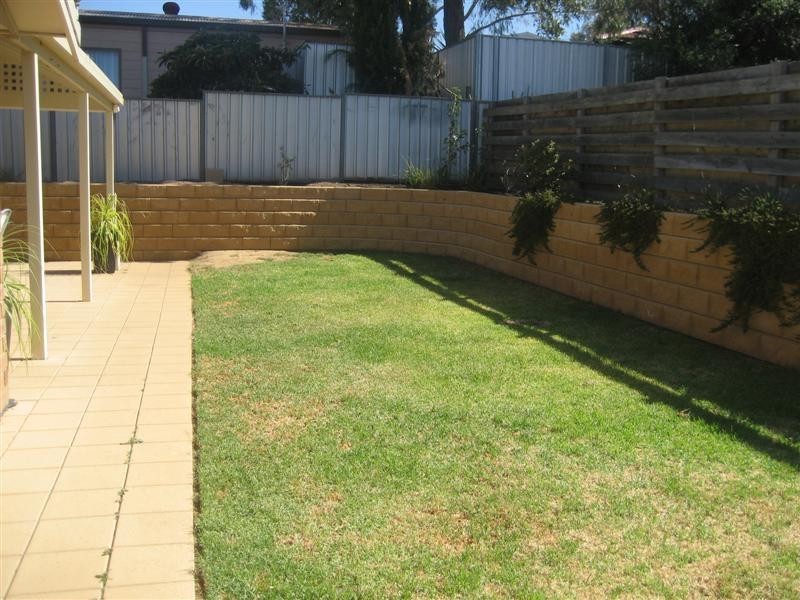 25 Magnolia Ave, Happy Valley SA 5159