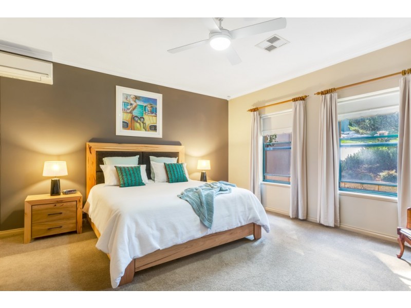 4 Malcolm Road, Flagstaff Hill SA 5159