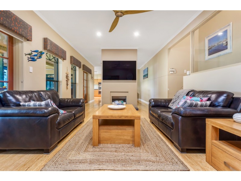 4 Malcolm Road, Flagstaff Hill SA 5159