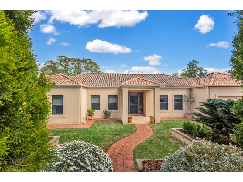 4 Malcolm Road, Flagstaff Hill SA 5159