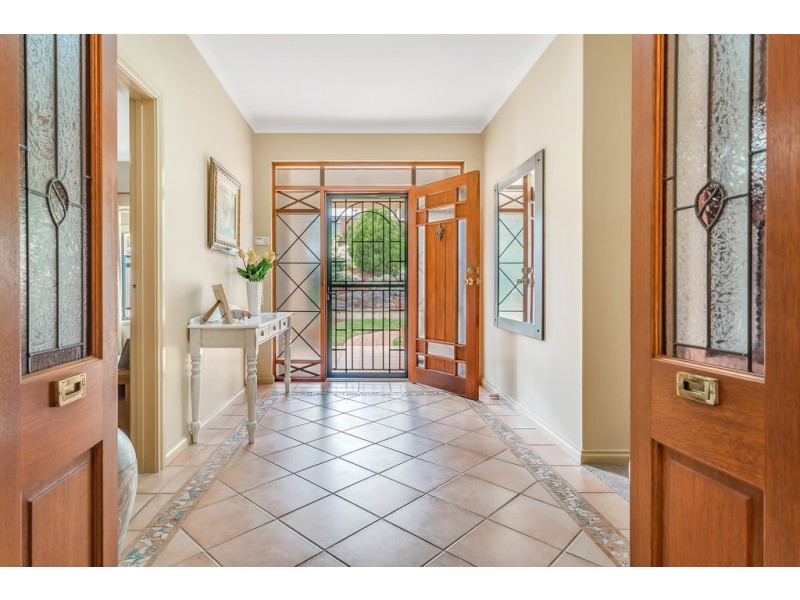 4 Malcolm Road, Flagstaff Hill SA 5159