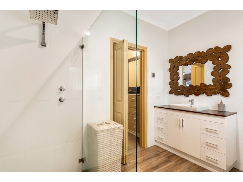 4 Malcolm Road, Flagstaff Hill SA 5159