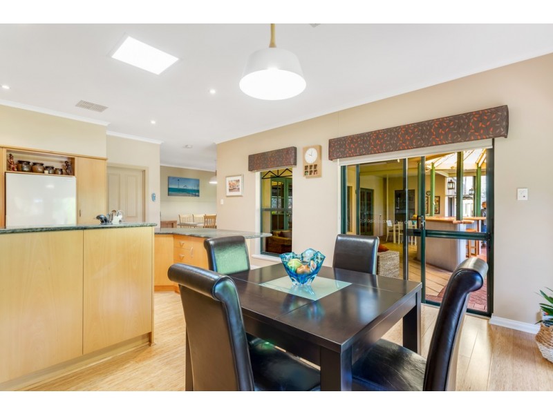 4 Malcolm Road, Flagstaff Hill SA 5159