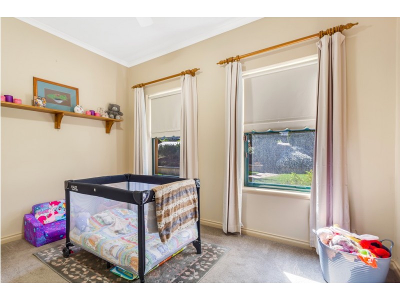 4 Malcolm Road, Flagstaff Hill SA 5159