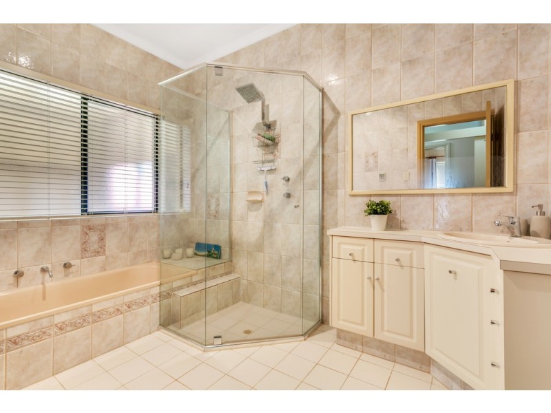 4 Malcolm Road, Flagstaff Hill SA 5159