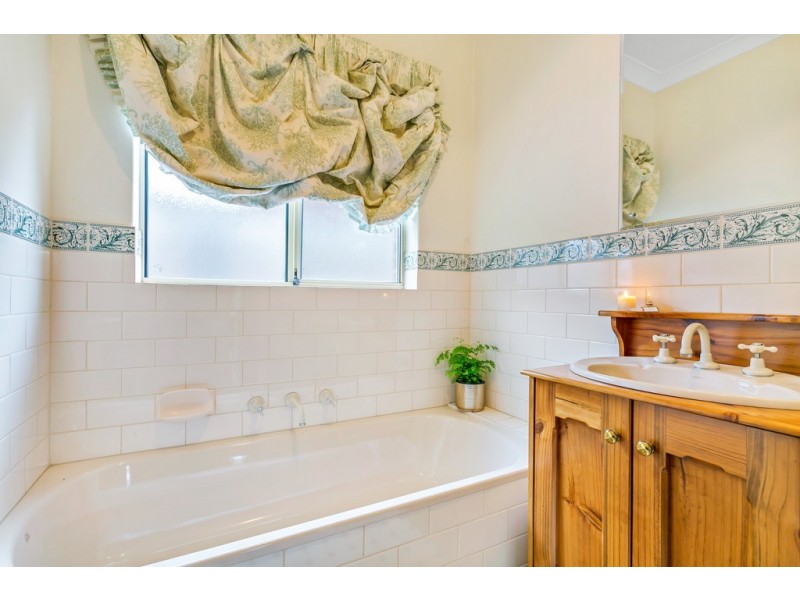 25 Burgundy Way, Glengowrie SA 5044