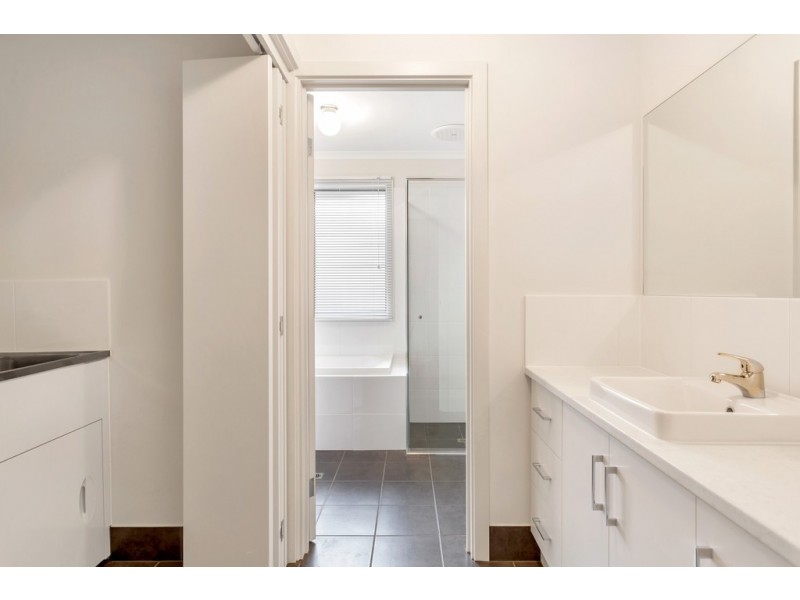 35 Greenbank Grove, Hackham West SA 5163