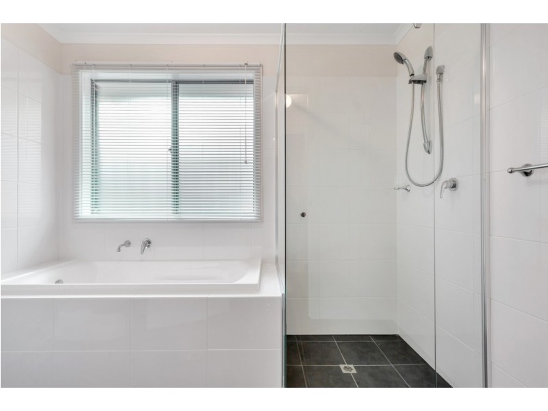 35 Greenbank Grove, Hackham West SA 5163