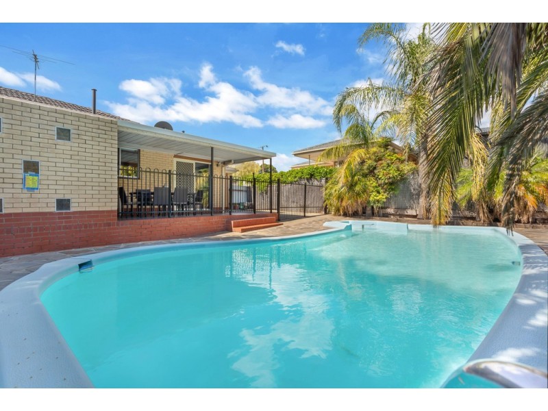 4 Kimberly Way, Happy Valley SA 5159