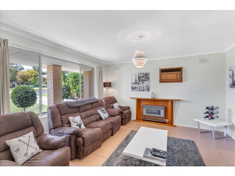 4 Kimberly Way, Happy Valley SA 5159