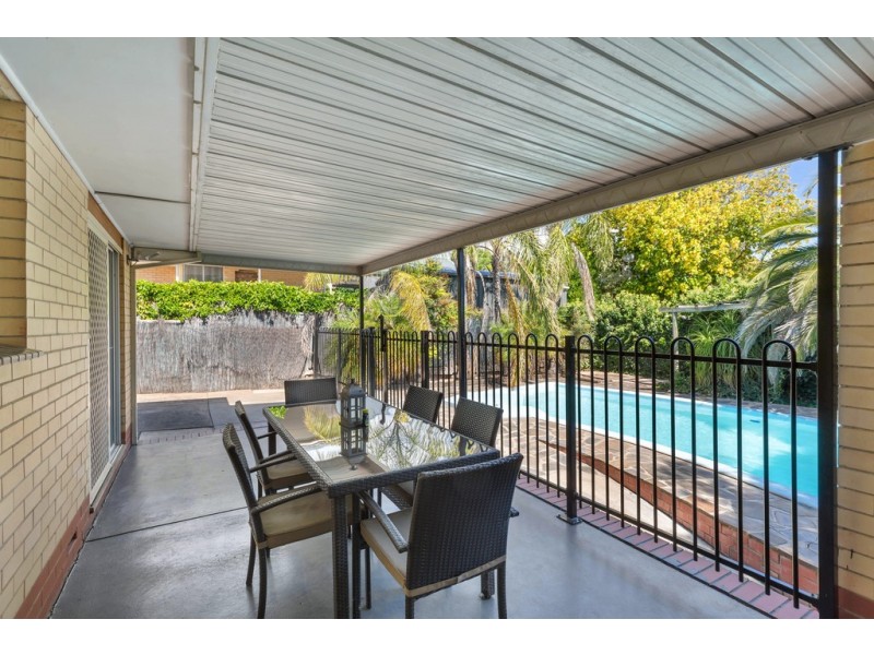 4 Kimberly Way, Happy Valley SA 5159