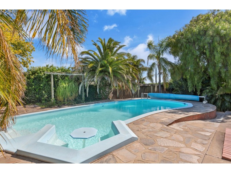 4 Kimberly Way, Happy Valley SA 5159