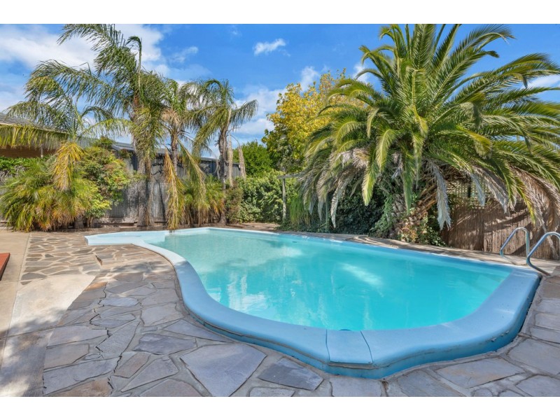 4 Kimberly Way, Happy Valley SA 5159