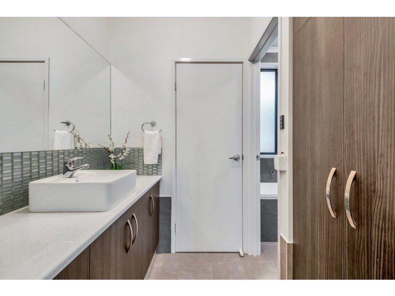 68 Beachport Road, Seaford Rise SA 5169