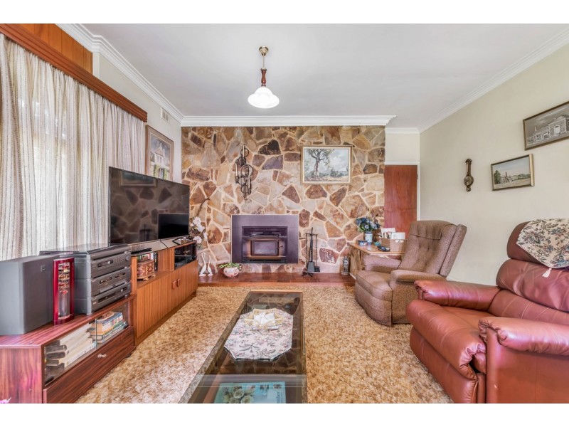 7 Jordan Avenue, Happy Valley SA 5159
