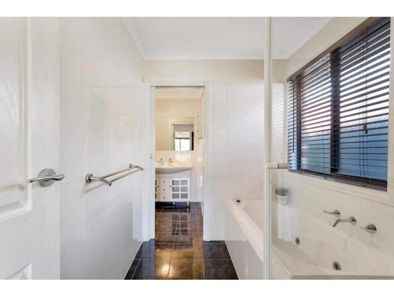 17 Mierisch Court, Morphett Vale SA 5162