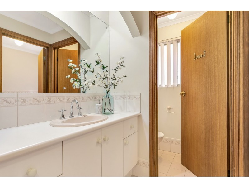 2 Dennis Street, Happy Valley SA 5159