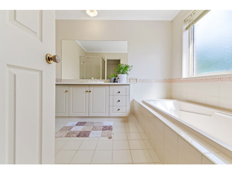 21 Corella Avenue, Chandlers Hill SA 5159