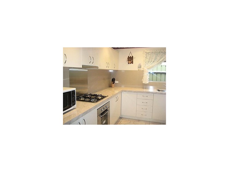 82 Fraser Ave, Happy Valley SA 5159