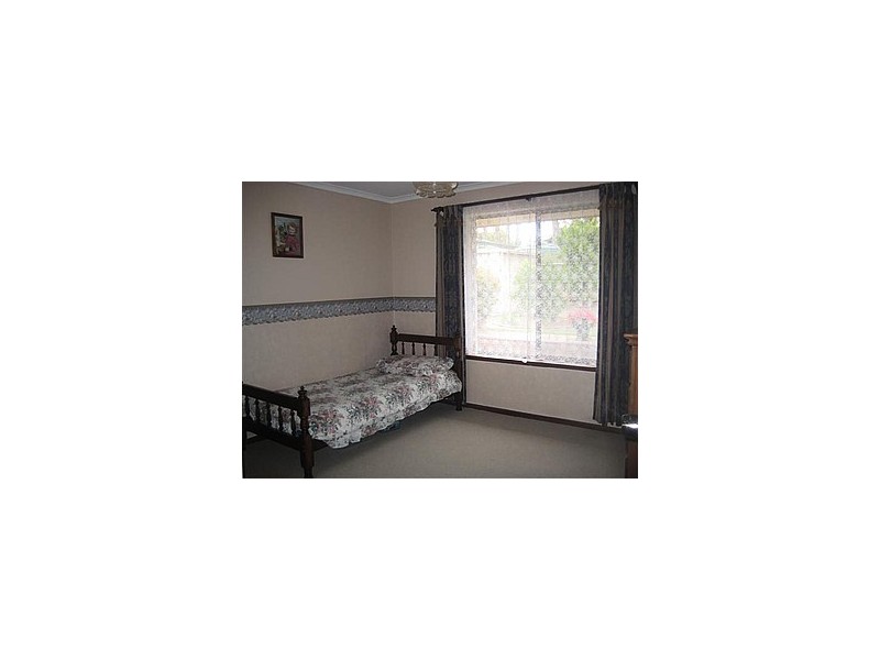 82 Fraser Ave, Happy Valley SA 5159