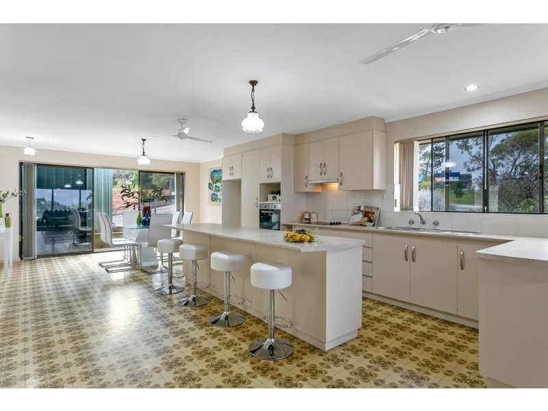 1 Olivier Terrace, Hallett Cove SA 5158