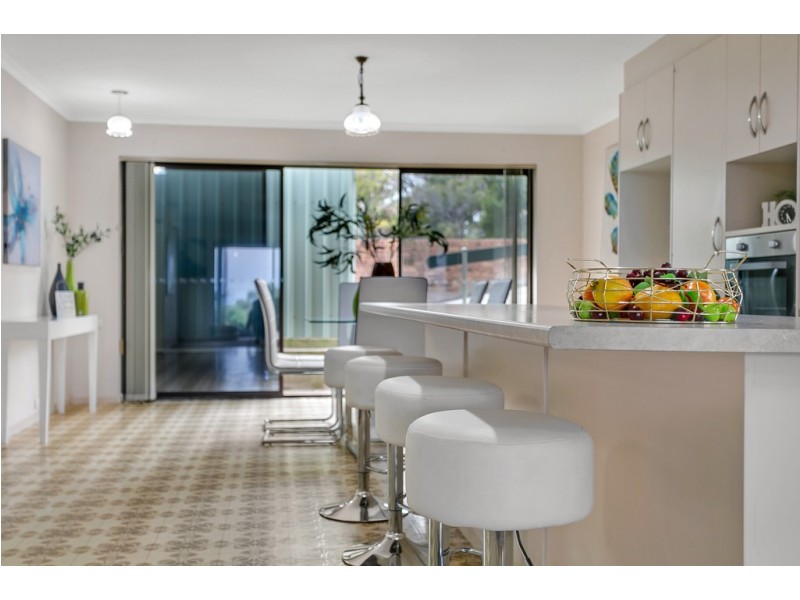 1 Olivier Terrace, Hallett Cove SA 5158