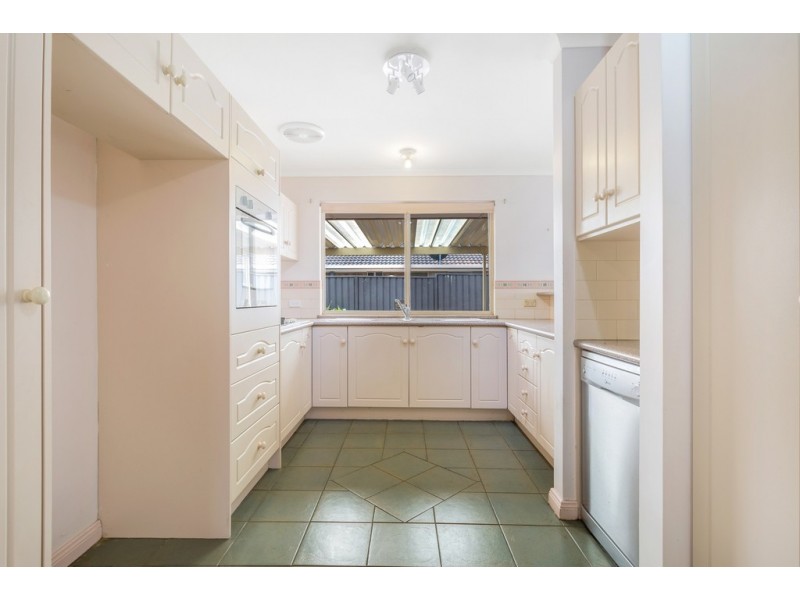 2 Traeger Court, Woodcroft SA 5162