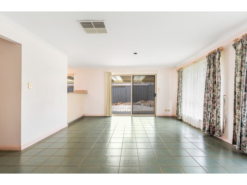 2 Traeger Court, Woodcroft SA 5162