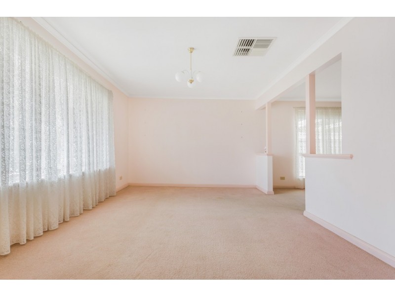 2 Traeger Court, Woodcroft SA 5162