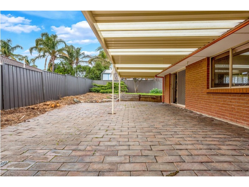 2 Traeger Court, Woodcroft SA 5162