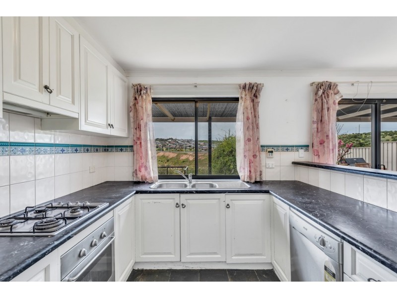 20 Freebairn Drive, Hallett Cove SA 5158