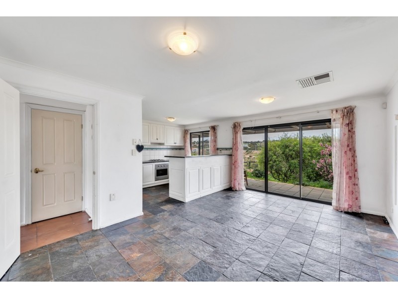 20 Freebairn Drive, Hallett Cove SA 5158