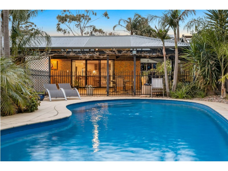 10 Caspian Court, Woodcroft SA 5162