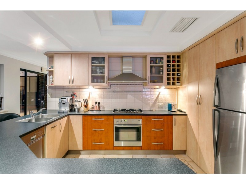 10 Caspian Court, Woodcroft SA 5162