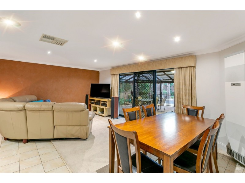 10 Caspian Court, Woodcroft SA 5162