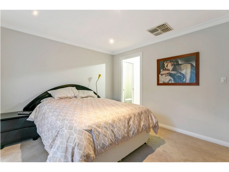 10 Caspian Court, Woodcroft SA 5162