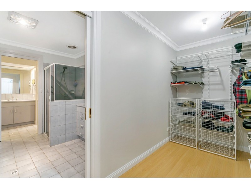 10 Caspian Court, Woodcroft SA 5162