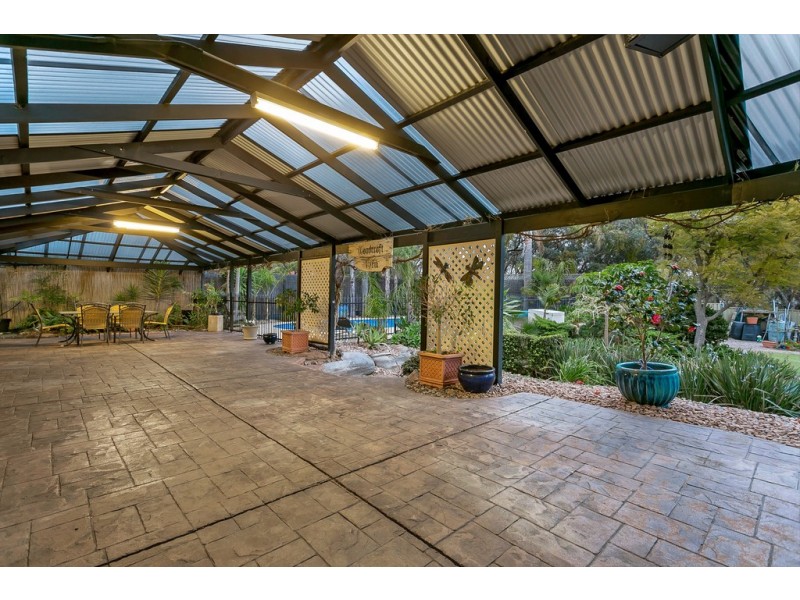 10 Caspian Court, Woodcroft SA 5162