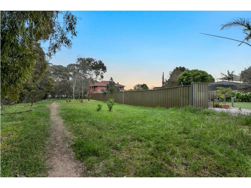 10 Caspian Court, Woodcroft SA 5162