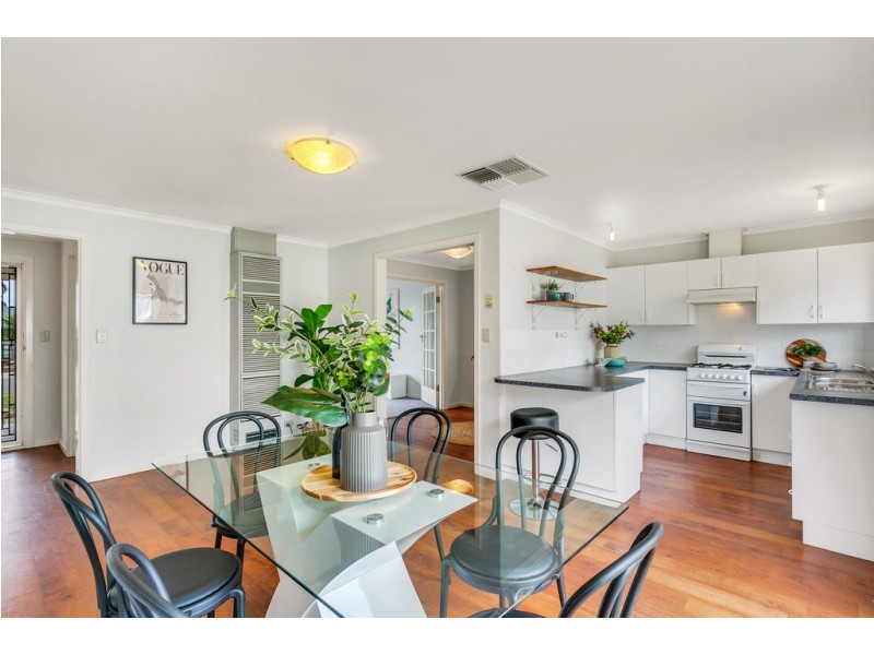 14 Lennon Drive, Woodcroft SA 5162