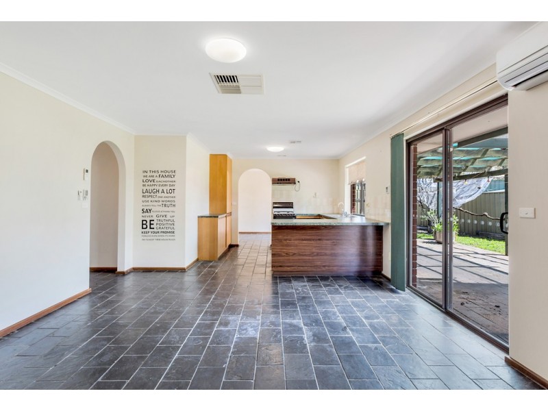 1 Julia Crescent, Woodcroft SA 5162