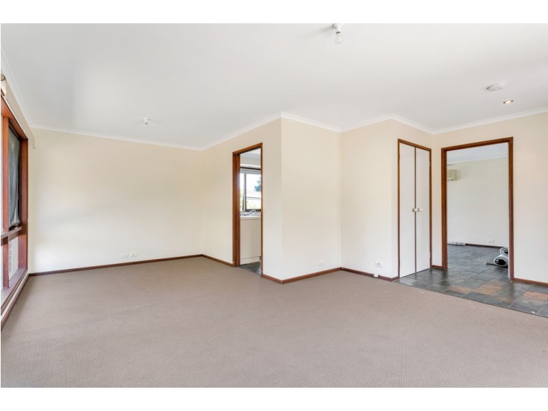 17 Panorama Drive, Aberfoyle Park SA 5159