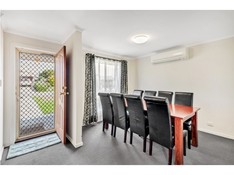 10 Champagne Crescent, Woodcroft SA 5162