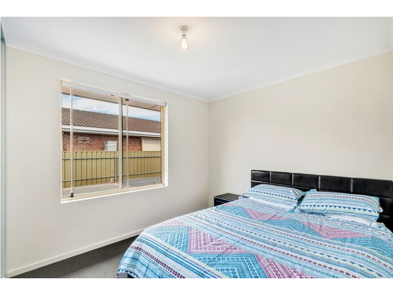 10 Champagne Crescent, Woodcroft SA 5162