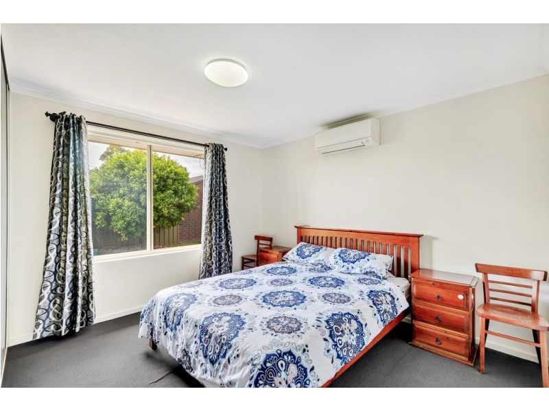 10 Champagne Crescent, Woodcroft SA 5162