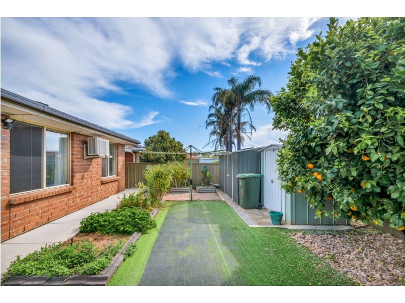 10 Champagne Crescent, Woodcroft SA 5162