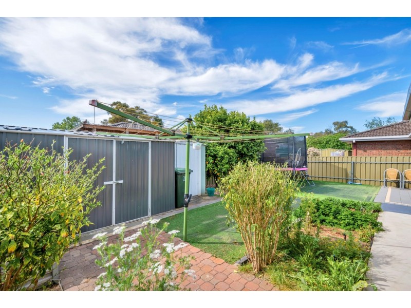 10 Champagne Crescent, Woodcroft SA 5162