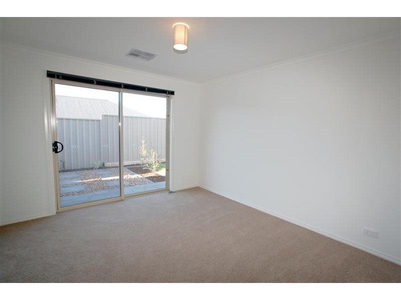 11 Sameden Drive, Noarlunga Downs SA 5168