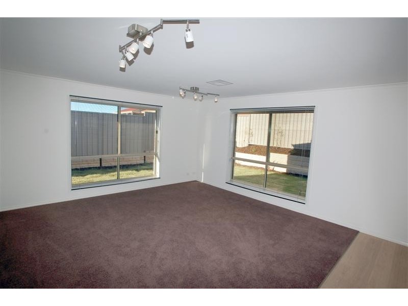 11 Sameden Drive, Noarlunga Downs SA 5168