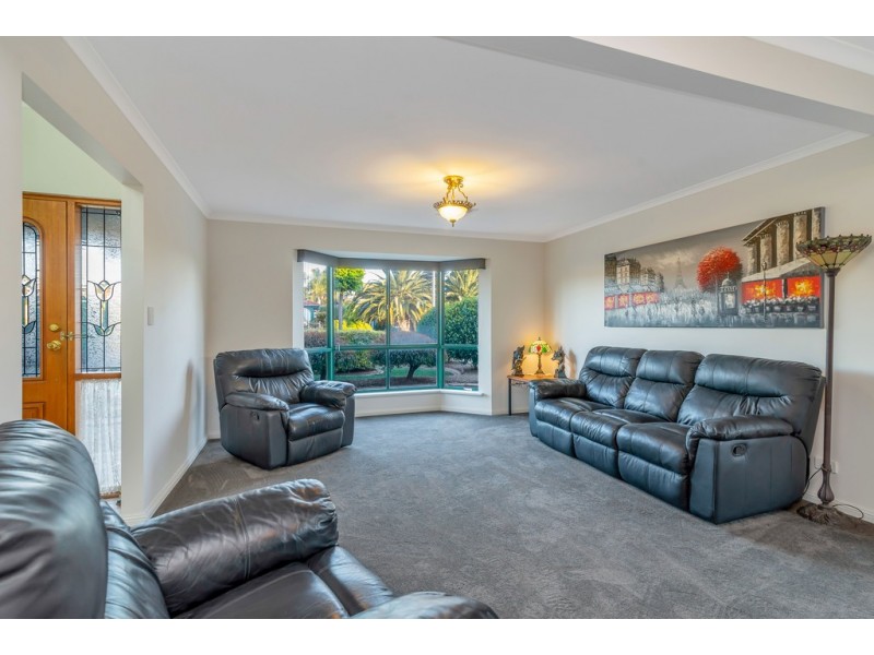 90 Investigator Drive, Woodcroft SA 5162